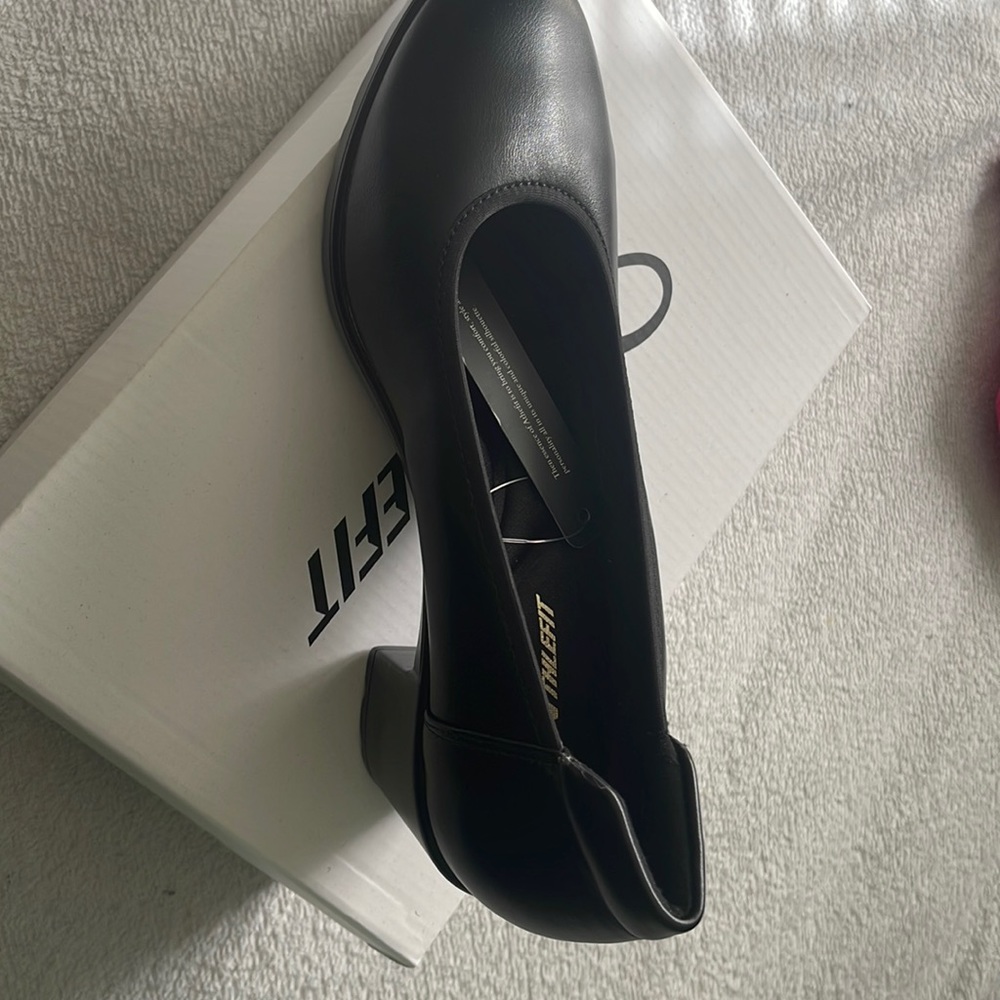 Brand new women work shoe